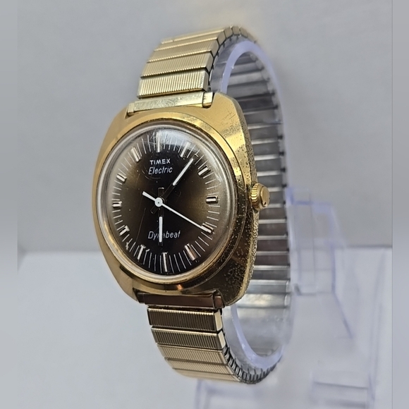 Mens Vintage 70’s Timex Dynabeat Electric Watch Gold Tone New Battery - Picture 2 of 12